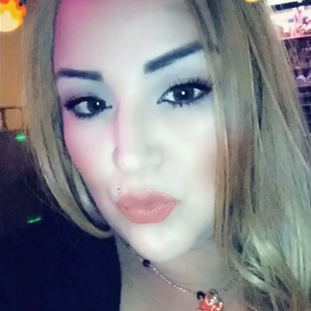 Meet your Posher, Mayra